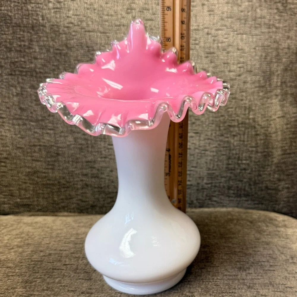 Vintage Silver Crest White and Pink Jack in the Pulpit Glass Vase w/ Ruffle Edge - Picture 10 of 12